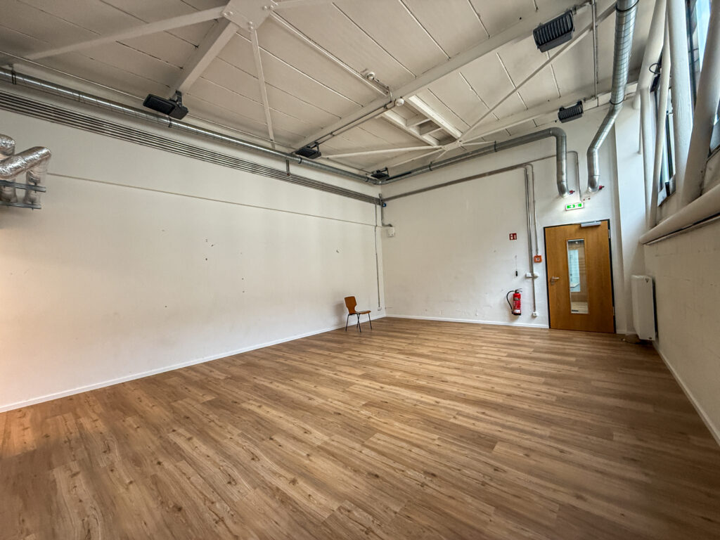 TGL_251010_WIESE_Raumfoto_01