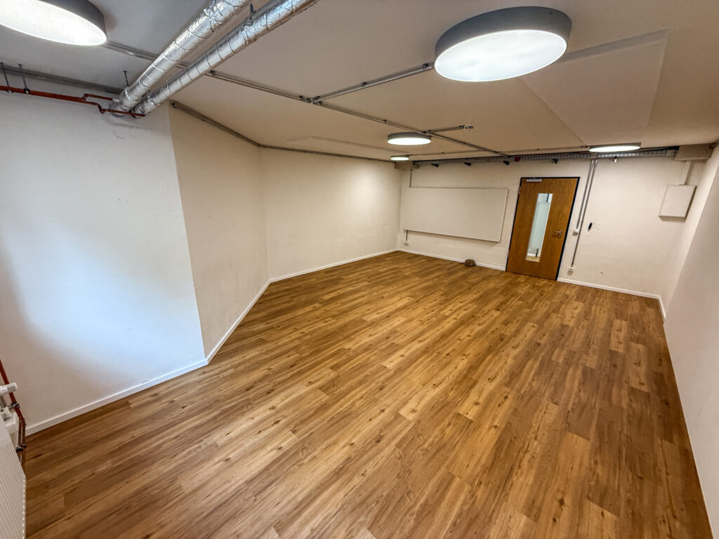 TGL_251010_WIESE_Raumfoto_14